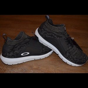 NEW! Oakley Stride Men’s Running Black Shoes